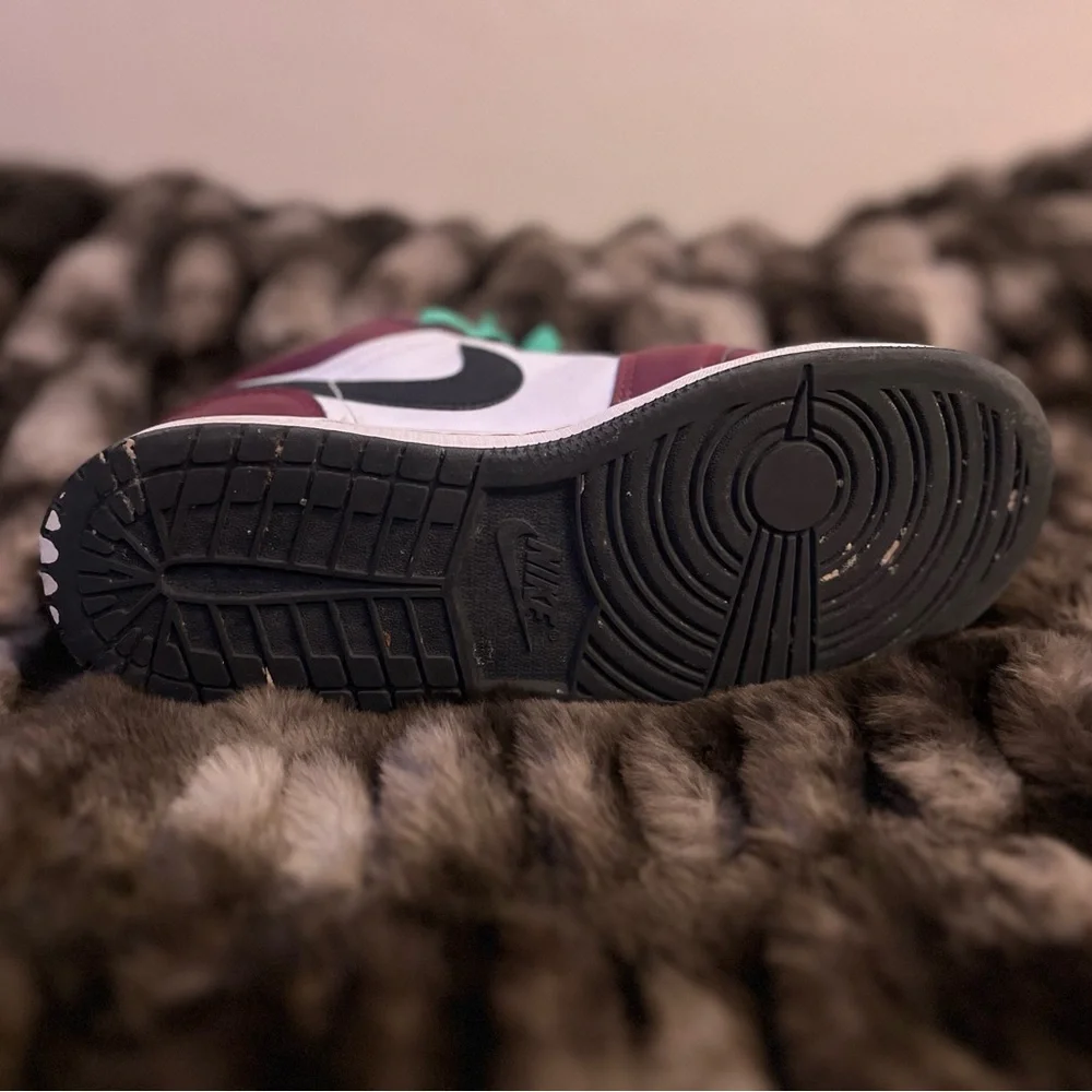 AirJordan 1 Low GS Dark Beetroot with Roma Green Shoes - Picture 3 of 6